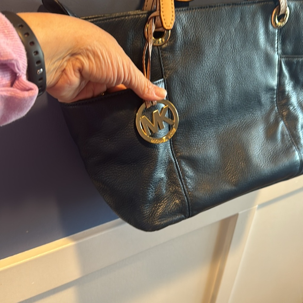 Michael Kors Small Tote Bag navy blue with tan straps - Picture 2 of 13